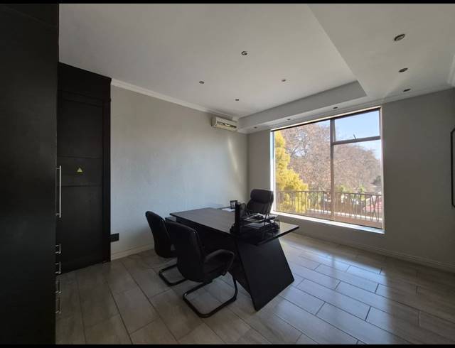 549M² OFFICE TO LET IN ROSEBANK